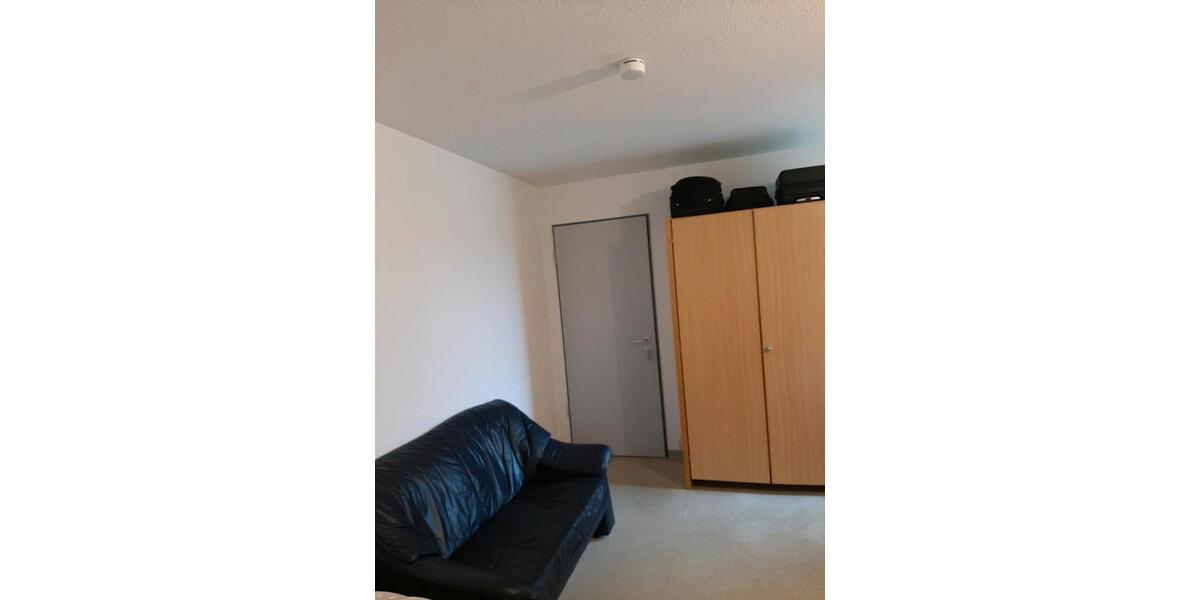 Etagenwohnung Essen Stadtbezirk VI - 28 Zimmer, 28 m&sup2;, 375&euro; | Angebot:26515563