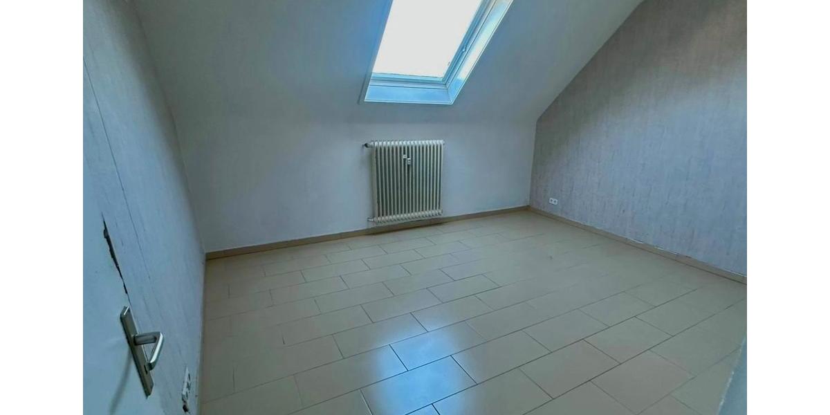 Etagenwohnung Solingen Wald - 4 Zimmer, 115 m&sup2;, 1.150&euro; | Angebot:25930808