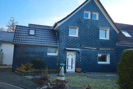 Haus Wermelskirchen - 3.5 Zimmer, 84 m&sup2;, 230.000&euro; | Angebot:25139010