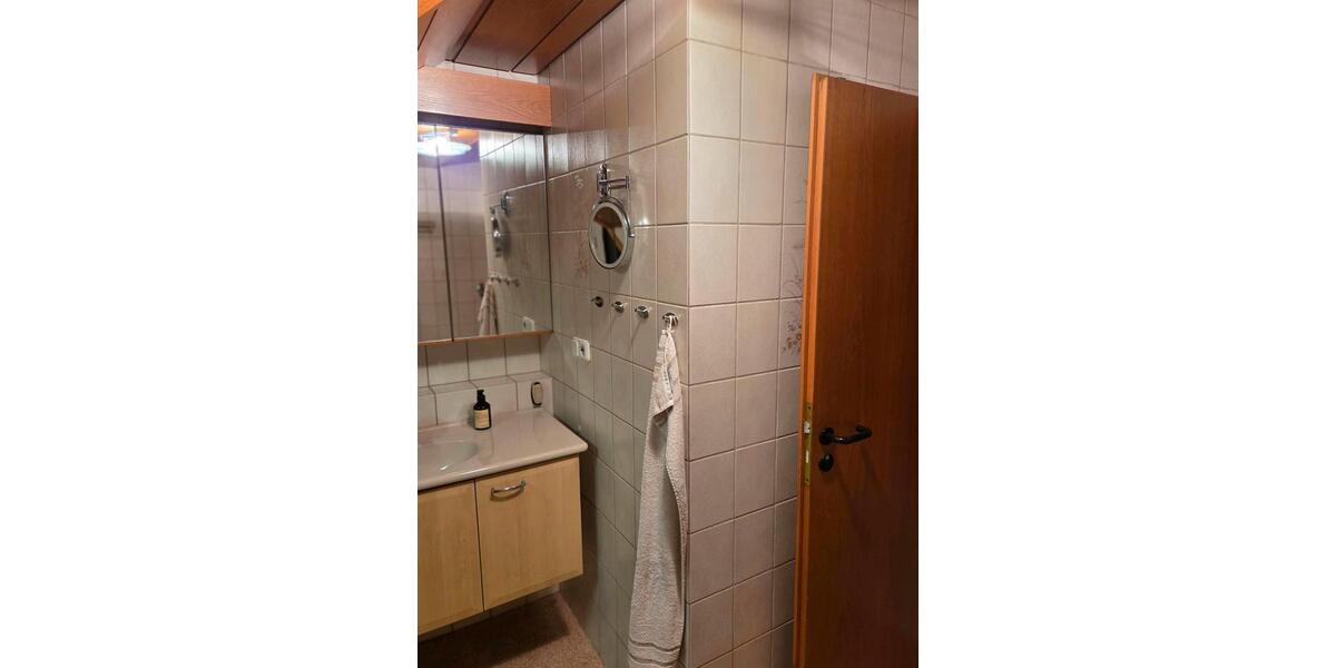 Dachgeschoßwohnung Haan - 2 Zimmer, 70 m&sup2;, 850&euro; | Angebot:26482603