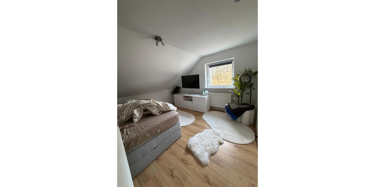 Dachgeschoßwohnung Gelsenkirchen Rotthausen - 3.5 Zimmer, 78 m&sup2;, 810&euro; | Angebot:25046374