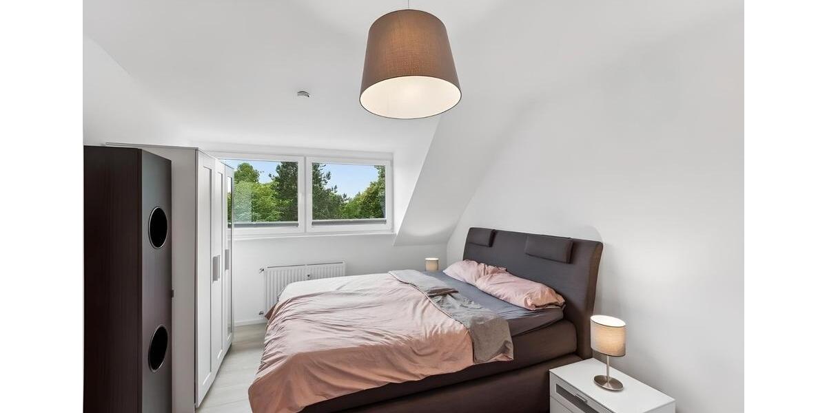 Dachgeschoßwohnung Düsseldorf Stadtbezirk 6 - 2.5 Zimmer, 64 m&sup2;, 1.500&euro; | Angebot:26003661