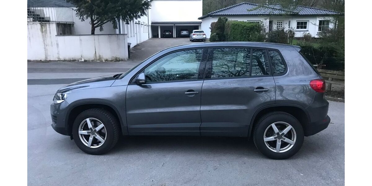 VW Tiguan 102.000 km 8.500 &euro; Remscheid 42857