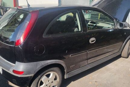 Opel Corsa 233.000 km 900 &euro; Ratingen 40878