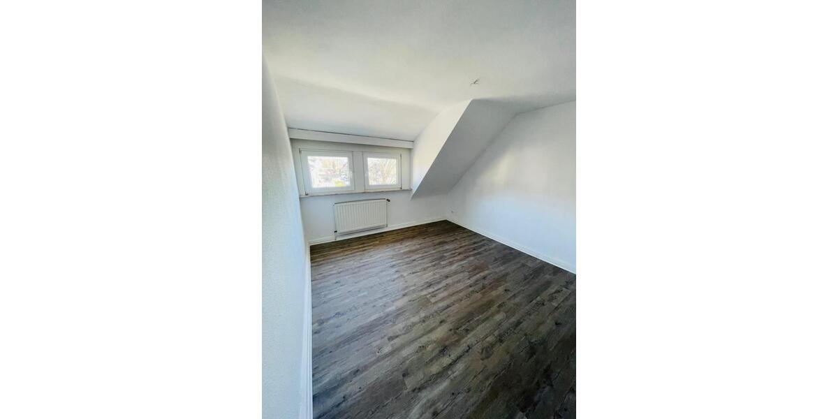 Dachgeschoßwohnung Wuppertal Gemarkung Langerfeld - 2 Zimmer, 50 m&sup2;, 419&euro; | Angebot:26627549