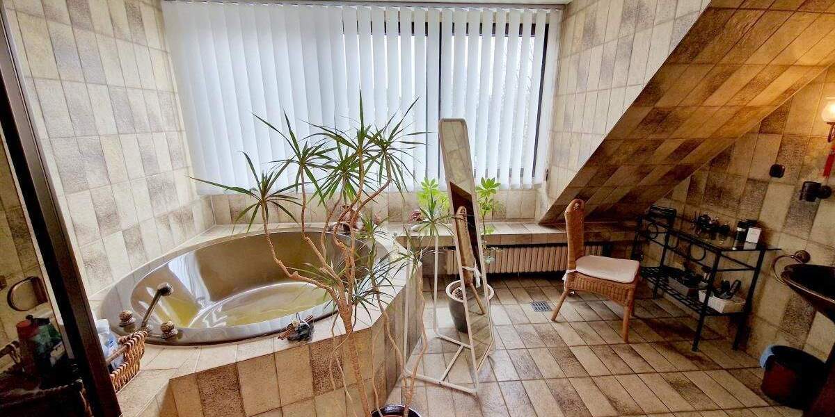 Einfamilienhaus Mülheim Holthausen - 5 Zimmer, 216 m&sup2;, 599.000&euro; | Angebot:25779202