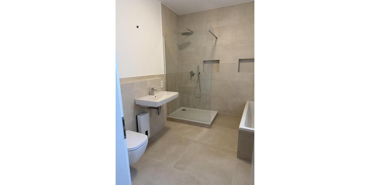 Terrassenwohnung Langenfeld (Rheinland) - 2 Zimmer, 85 m&sup2;, 1.250&euro; | Angebot:26588048