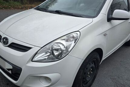 Hyundai i20 167.000 km 1.999 &euro; Wuppertal 42287