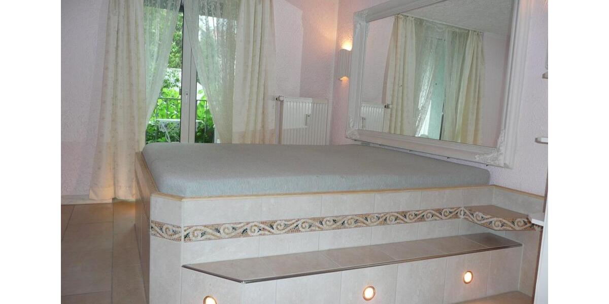 Ferienimmobilie Wuppertal Barmen - 2 Zimmer, 50&euro; | Angebot:23546647