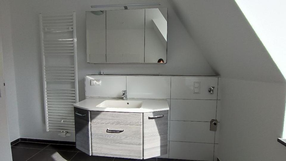 Dachgeschoßwohnung Wuppertal Gemarkung Langerfeld - 4 Zimmer, 100 m&sup2;, 950&euro; | Angebot:26324943