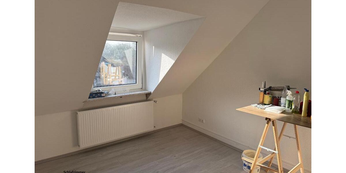Dachgeschoßwohnung Gelsenkirchen - 3.5 Zimmer, 69 m&sup2;, 490&euro; | Angebot:26610407