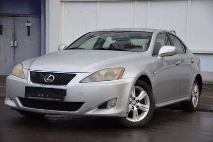 Lexus IS 220d 337.890 km 2.900 &euro; Düsseldorf 40599