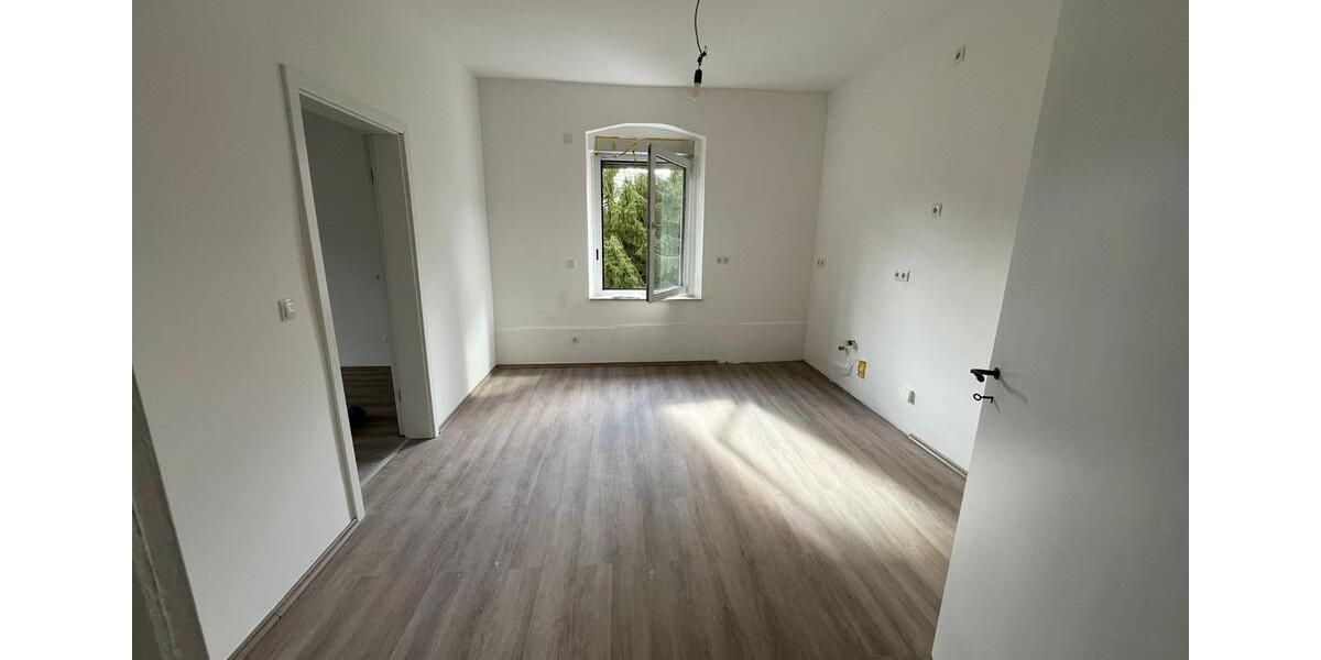 Mehrfamilienhaus, Wohnhaus Schalksmühle - 7 Zimmer, 165 m&sup2;, 340.000&euro; | Angebot:25756056