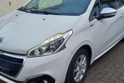 Peugeot 208 99.575 km 5.500 &euro; Gelsenkirchen 45881