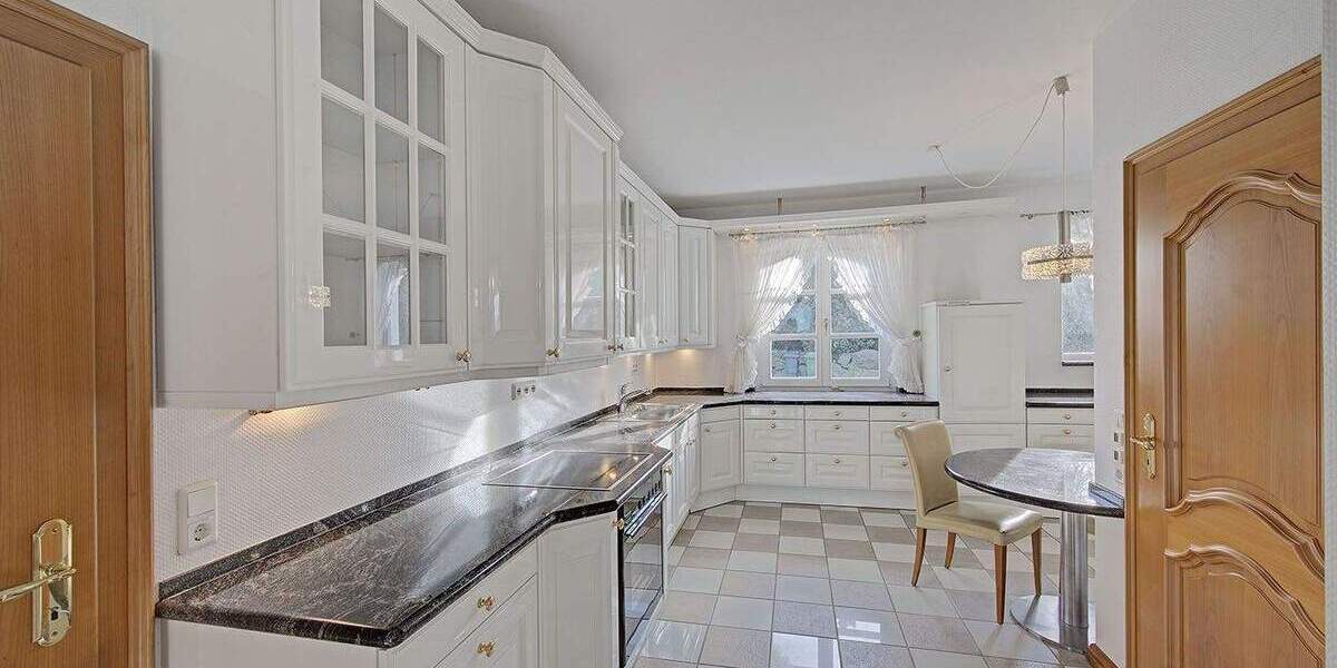 Etagenwohnung Herdecke - 4 Zimmer, 175 m&sup2;, 3.000&euro; | Angebot:25685362