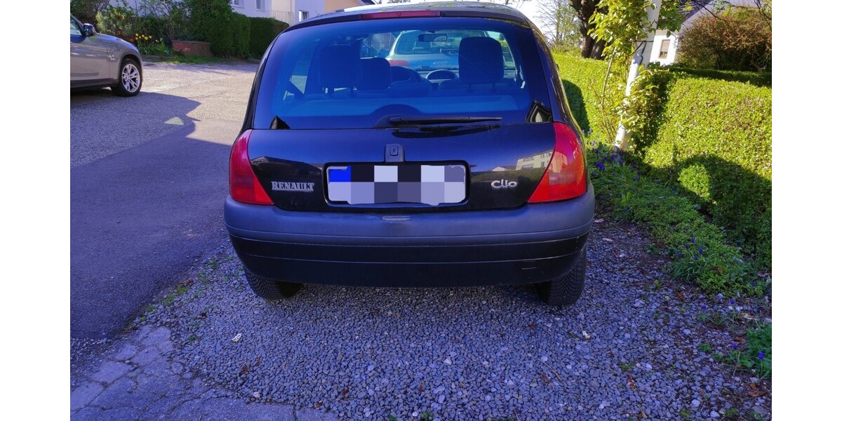 Renault Clio 122.280 km 1.900 &euro; Solingen 42651
