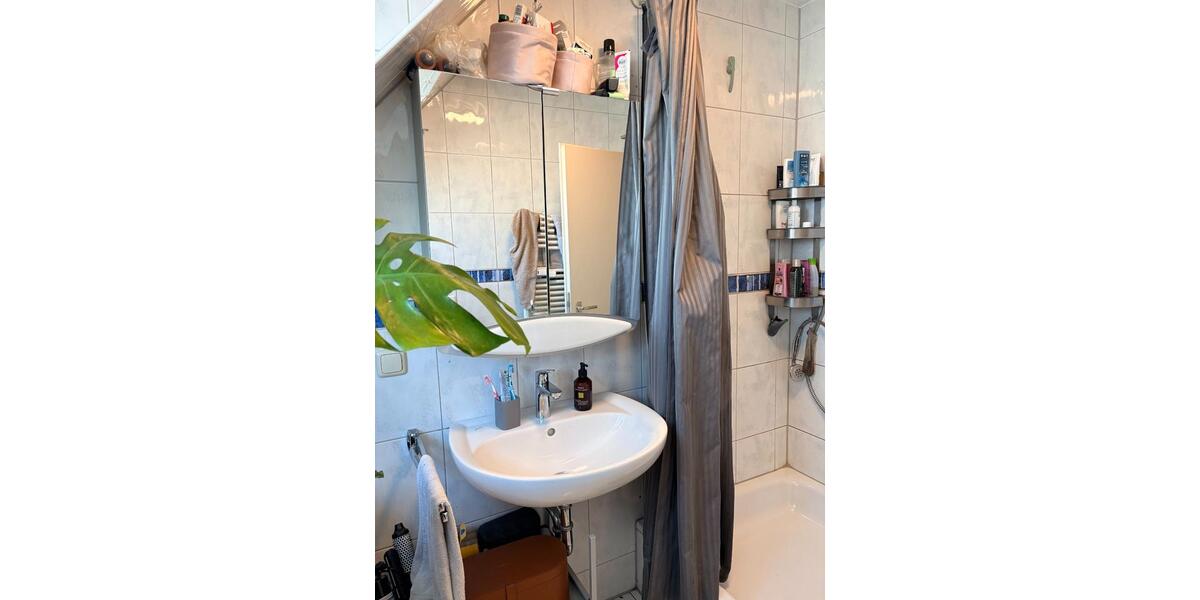 Dachgeschoßwohnung Hattingen - 3.5 Zimmer, 67 m&sup2;, 600&euro; | Angebot:26022723