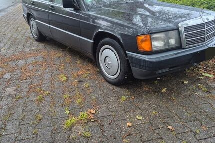 Mercedes-Benz 190 241.500 km 2.890 &euro; Essen 45327