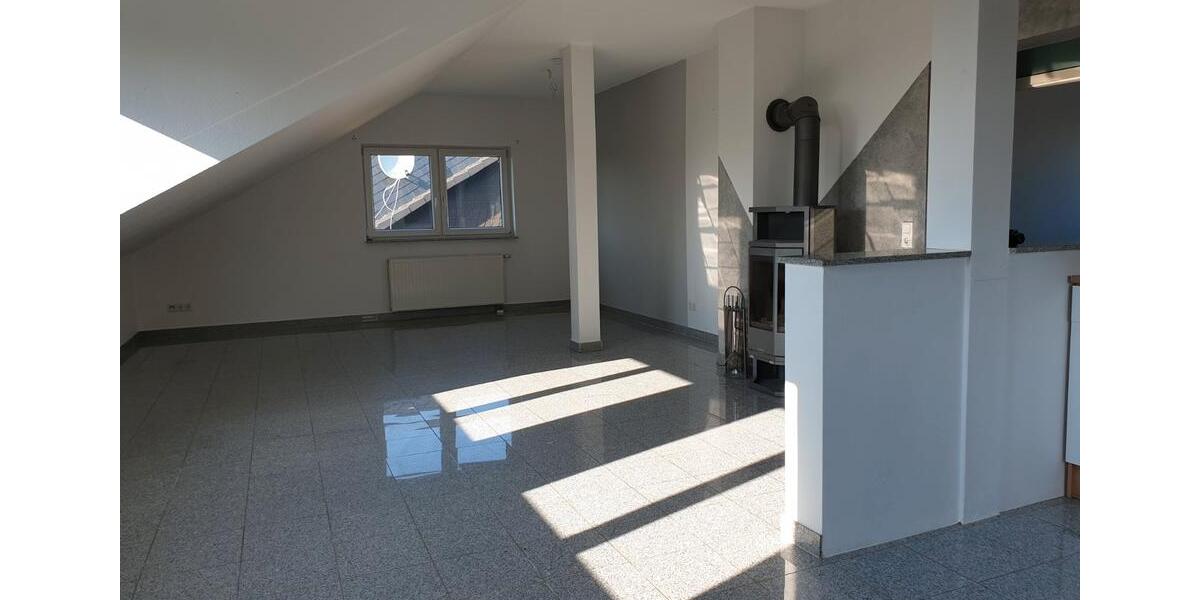 Dachgeschoßwohnung Langenfeld (Rheinland) - 3 Zimmer, 85 m&sup2;, 289.000&euro; | Angebot:27297517