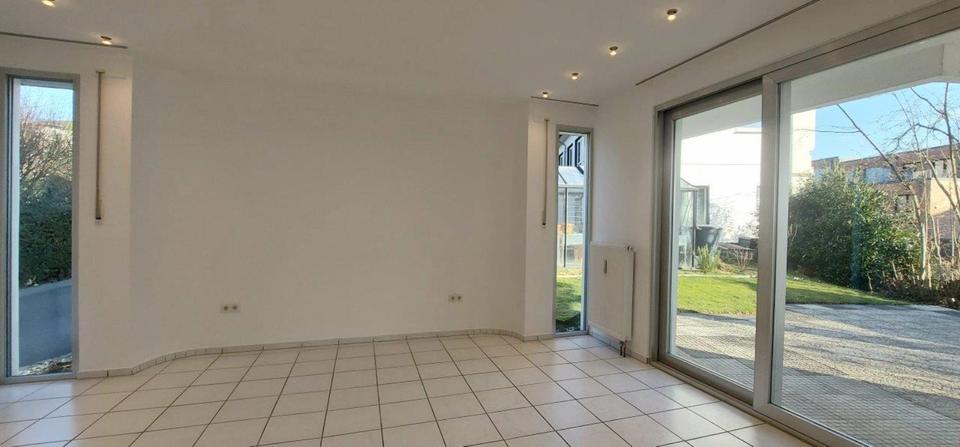 Erdgeschoßwohnung Solingen Central - 2 Zimmer, 100 m&sup2;, 1.000&euro; | Angebot:25478961
