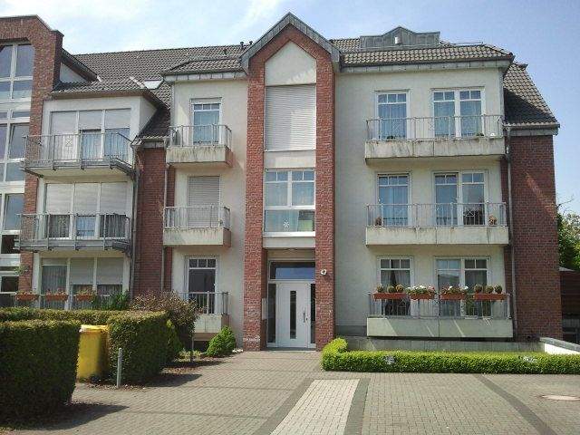 Etagenwohnung Düsseldorf Unterrath - 4 Zimmer, 99 m&sup2;, 1.450&euro; | Angebot:25970683