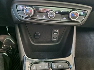 Opel Crossland X Innovation Park&Go Navi LED Scheinwerf 41.901 km 15.890 &euro; HAAN 42781