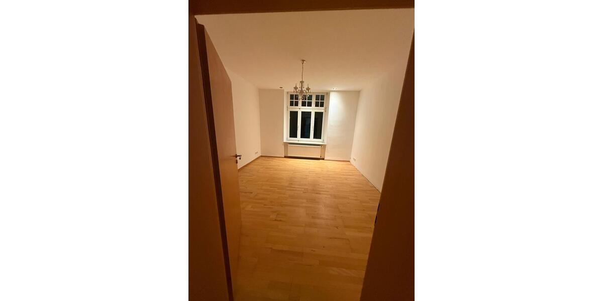 Etagenwohnung Wuppertal Gemarkung Langerfeld - 6 Zimmer, 142 m&sup2;, 1.250&euro; | Angebot:25270796