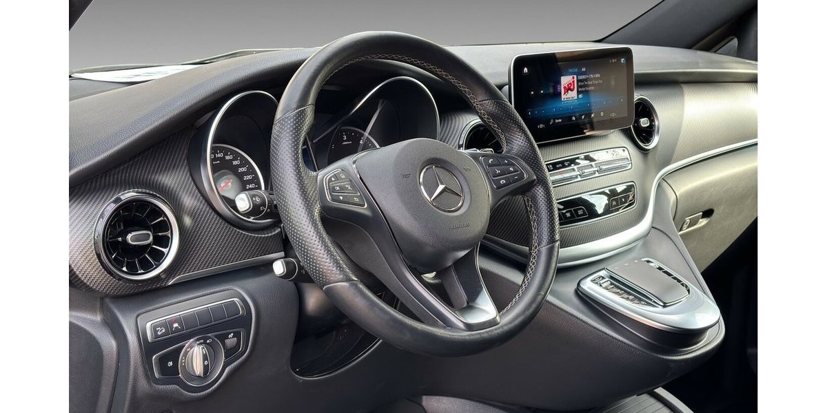 Mercedes-Benz V 300 d 4M lang AMG Leder Mbux StdHz AHK 19` 72.244 km 54.400 &euro; Wuppertal 42327