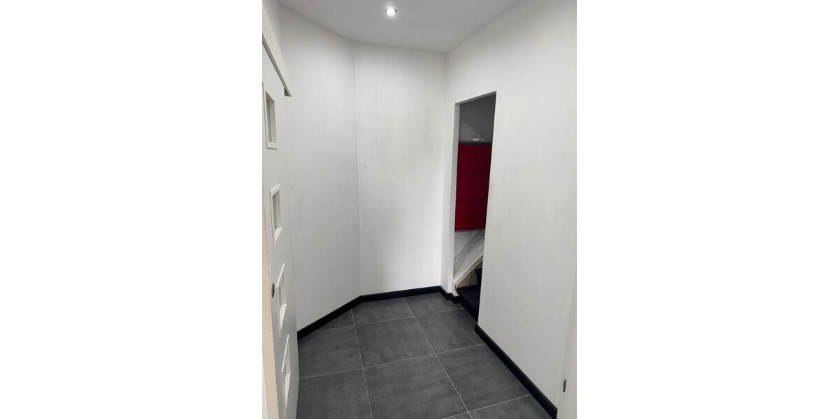 Etagenwohnung Velbert Velbert-Mitte - 2 Zimmer, 95 m&sup2;, 850&euro; | Angebot:26566401