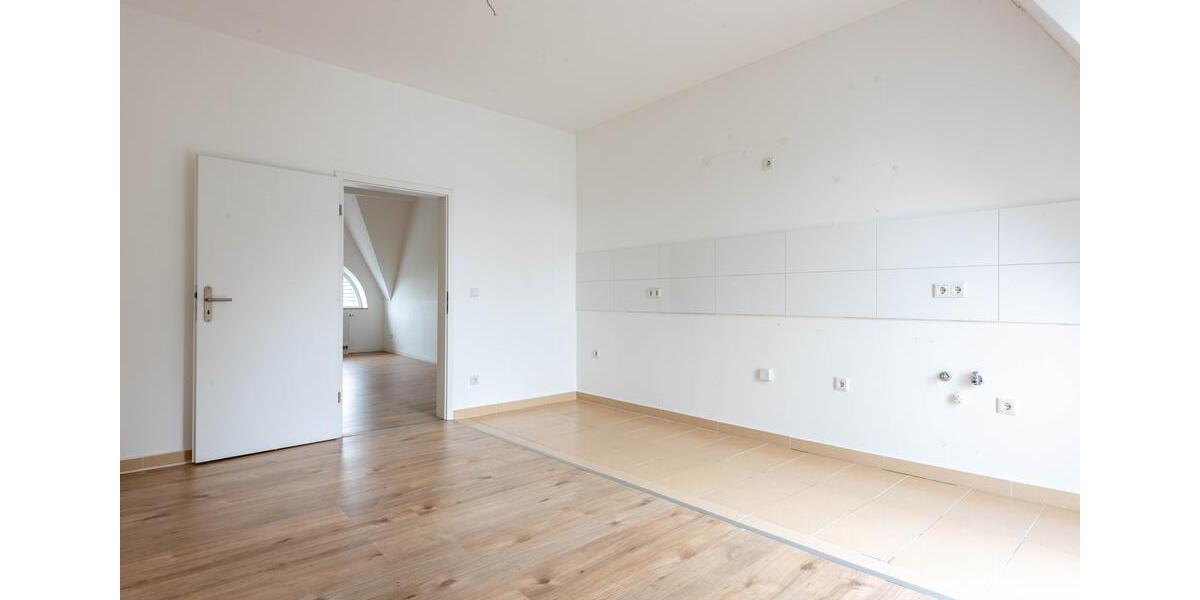 Dachgeschoßwohnung Essen Frillendorf - 2.5 Zimmer, 62 m&sup2;, 650&euro; | Angebot:26619381