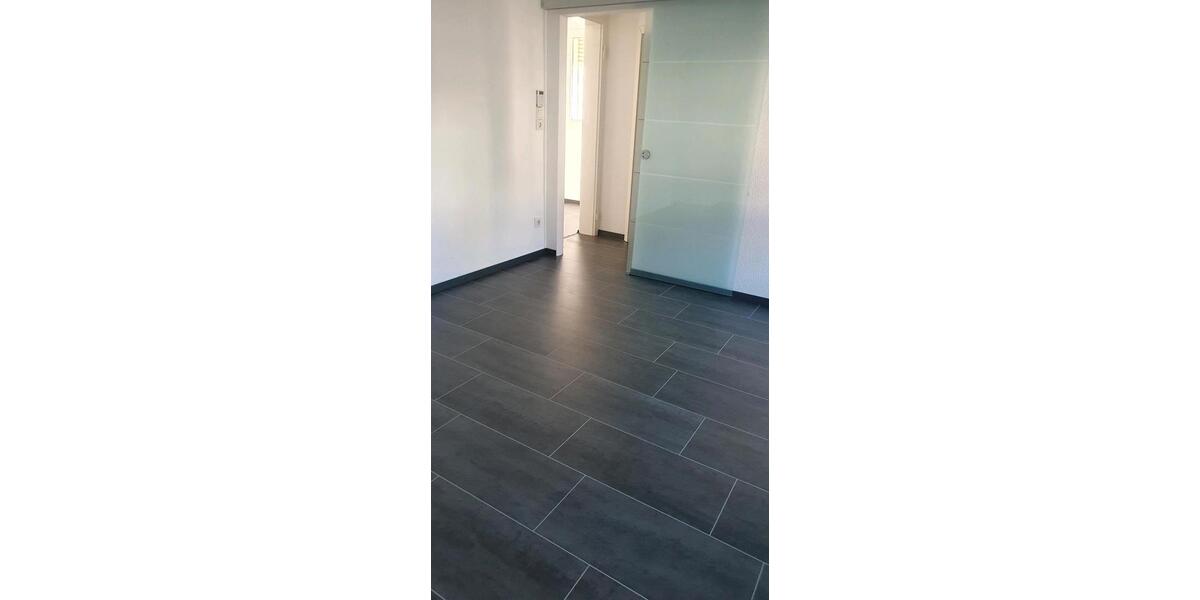 Erdgeschoßwohnung Solingen Höhscheid - 4 Zimmer, 85 m&sup2;, 950&euro; | Angebot:26042232