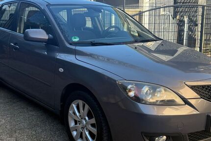 Mazda 3 177.000 km 2.900 &euro; Remscheid 42855