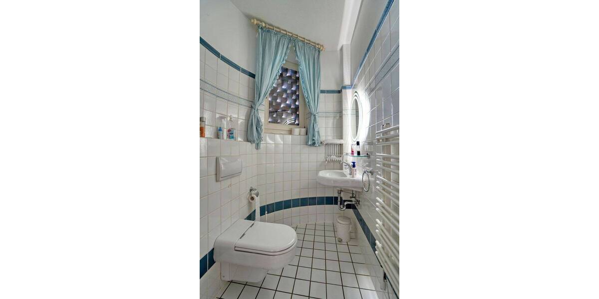 Einfamilienhaus Bochum Stiepel - 5 Zimmer, 257 m&sup2;, 1.175.000&euro; | Angebot:26037413