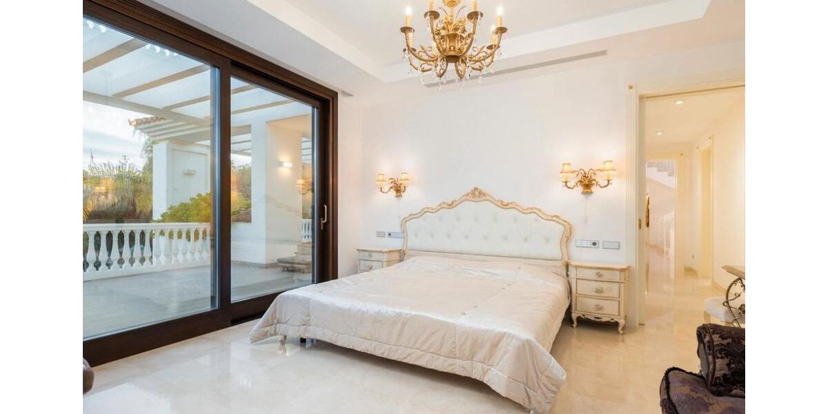 Villa Düsseldorf Stadtmitte - 7 Zimmer, 761 m&sup2;, 4.800.000&euro; | Angebot:26750435