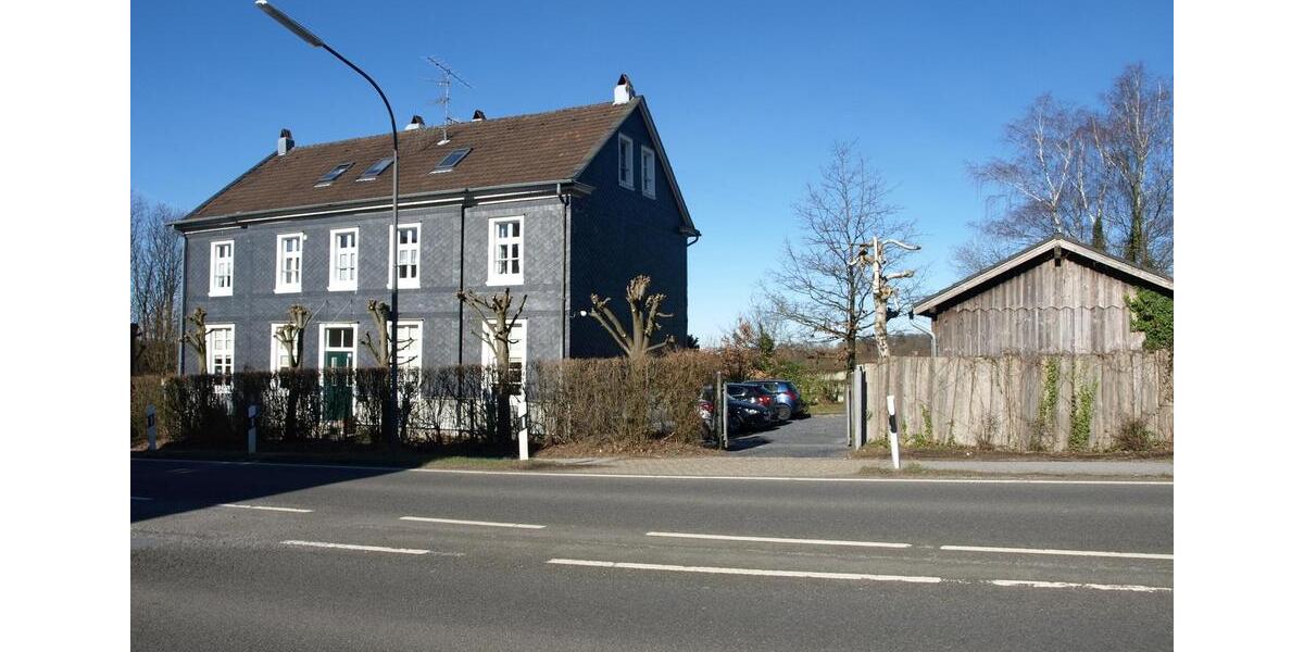 Einfamilienhaus Wermelskirchen - 16 Zimmer, 350 m&sup2;, 3.000&euro; | Angebot:26495527