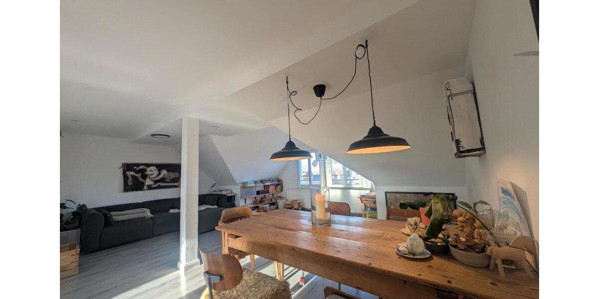 Dachgeschoßwohnung Bochum Günnigfeld - 4 Zimmer, 110 m&sup2;, 1.175&euro; | Angebot:26488136