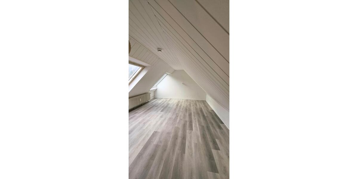 Dachgeschoßwohnung Wuppertal Arrenberg - 2 Zimmer, 75 m&sup2;, 630&euro; | Angebot:25125200