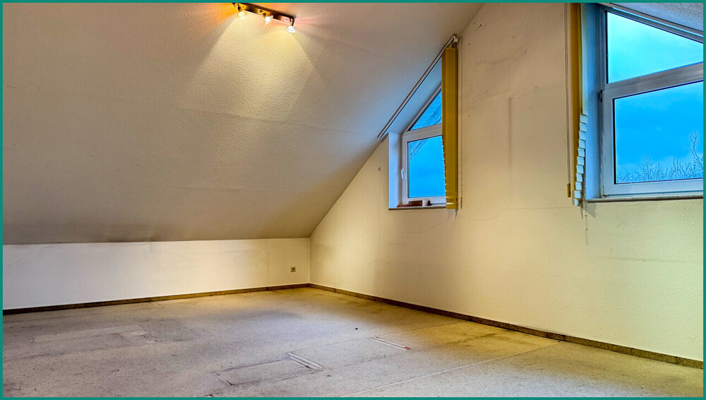 EINFAMILIENHAUS MIT EINLIEGERWOHNUNG UND GARAGE IN SCHÖNER WOHNLAGE VON RADEVORMWALD - Einfamilienhaus Radevormwald | Angebot:26560835