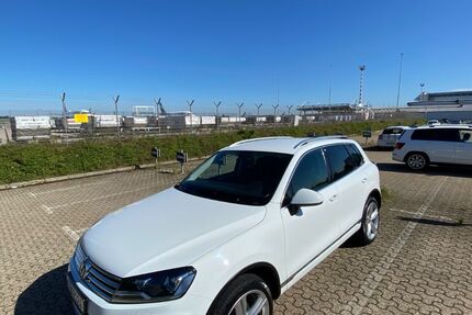 VW Touareg 143.000 km 25.900 &euro; Düsseldorf 40229