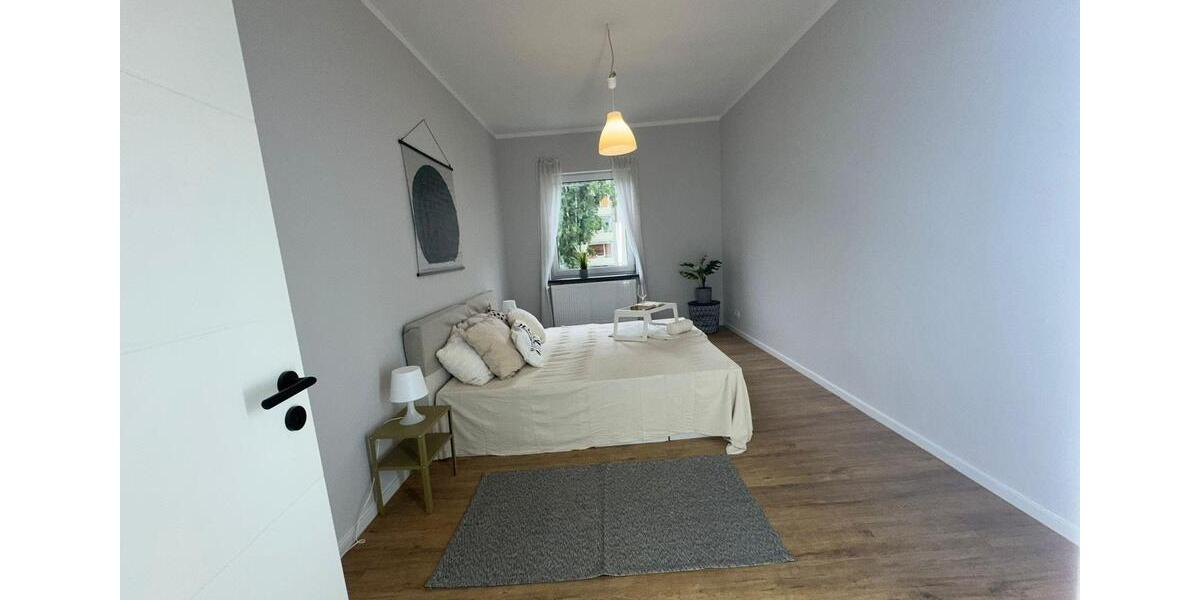 Etagenwohnung Düsseldorf Oberbilk - 2 Zimmer, 65 m&sup2;, 1.200&euro; | Angebot:26562080