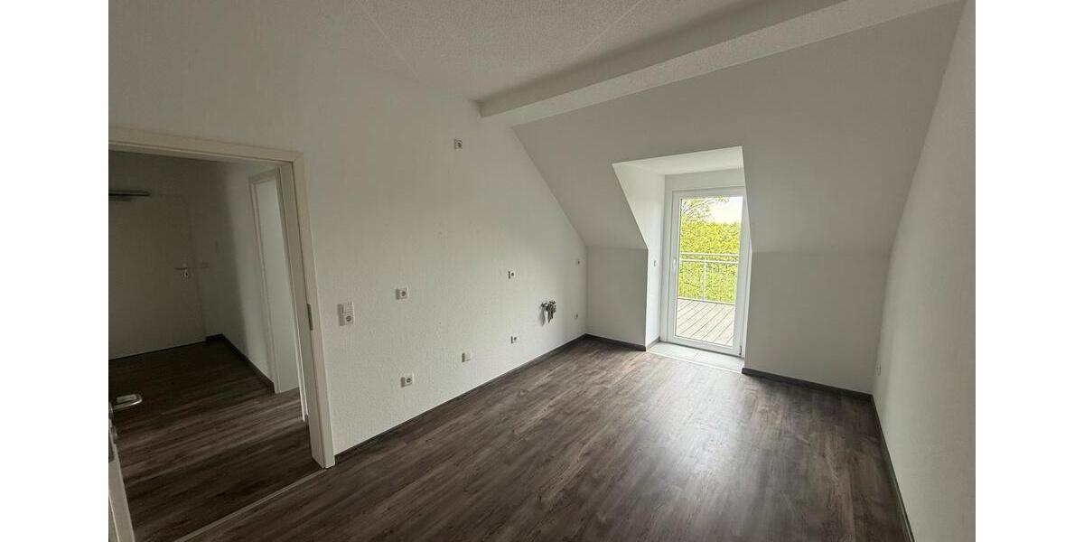 Dachgeschoßwohnung Remscheid Gemarkung Bergisch Born - 2 Zimmer, 75 m&sup2;, 600&euro; | Angebot:26515545