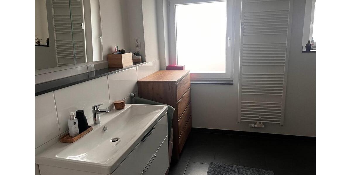 Etagenwohnung Solingen Central - 2 Zimmer, 75 m&sup2;, 755&euro; | Angebot:26482616