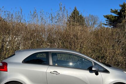 Kia Rio 61.977 km 7.000 &euro; Velbert 42549