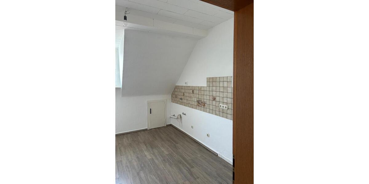 Dachgeschoßwohnung Bochum Höntrop - 3 Zimmer, 52 m&sup2;, 400&euro; | Angebot:26609186