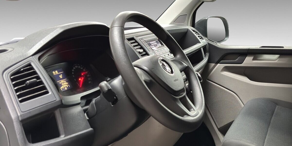 VW T6 Kasten PDC Klima Radio 1.Hd AHK 249.968 km 9.500 &euro; Wuppertal 42327