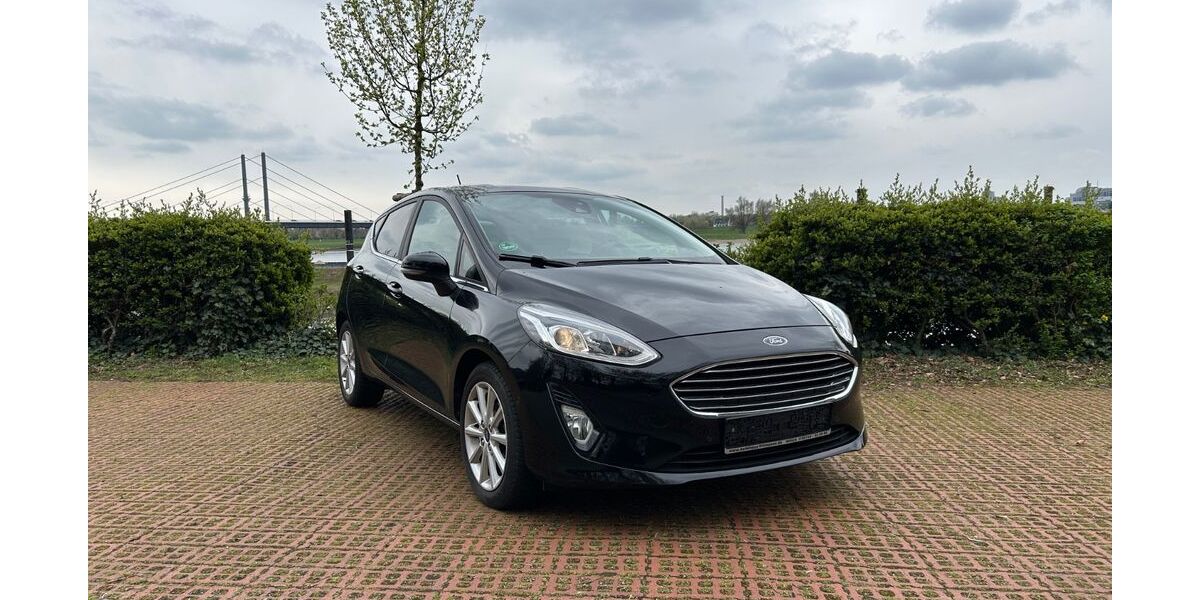 Ford Fiesta 79.300 km 10.499 &euro; Düsseldorf 40476