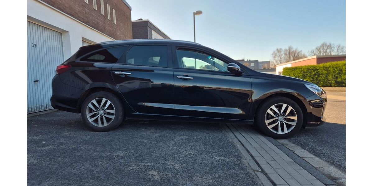 Hyundai i30 123.000 km 11.500 &euro; Remscheid 42853