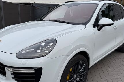 Porsche Cayenne 84.000 km 55.990 &euro; Remscheid 42857