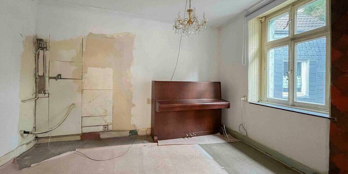 Einfamilienhaus Solingen Gräfrath - 6 Zimmer, 108 m&sup2;, 160.000&euro; | Angebot:26080887