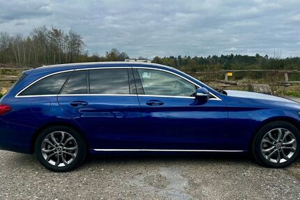 Mercedes-Benz C 200 282.000 km 8.900 &euro; Düsseldorf 40477